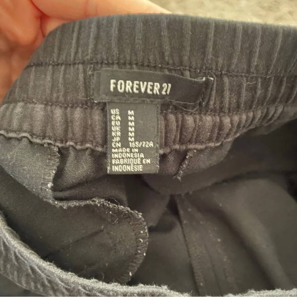 Forever 21 black elastic waist trouser pants with pockets stretchy - Picture 3 of 4